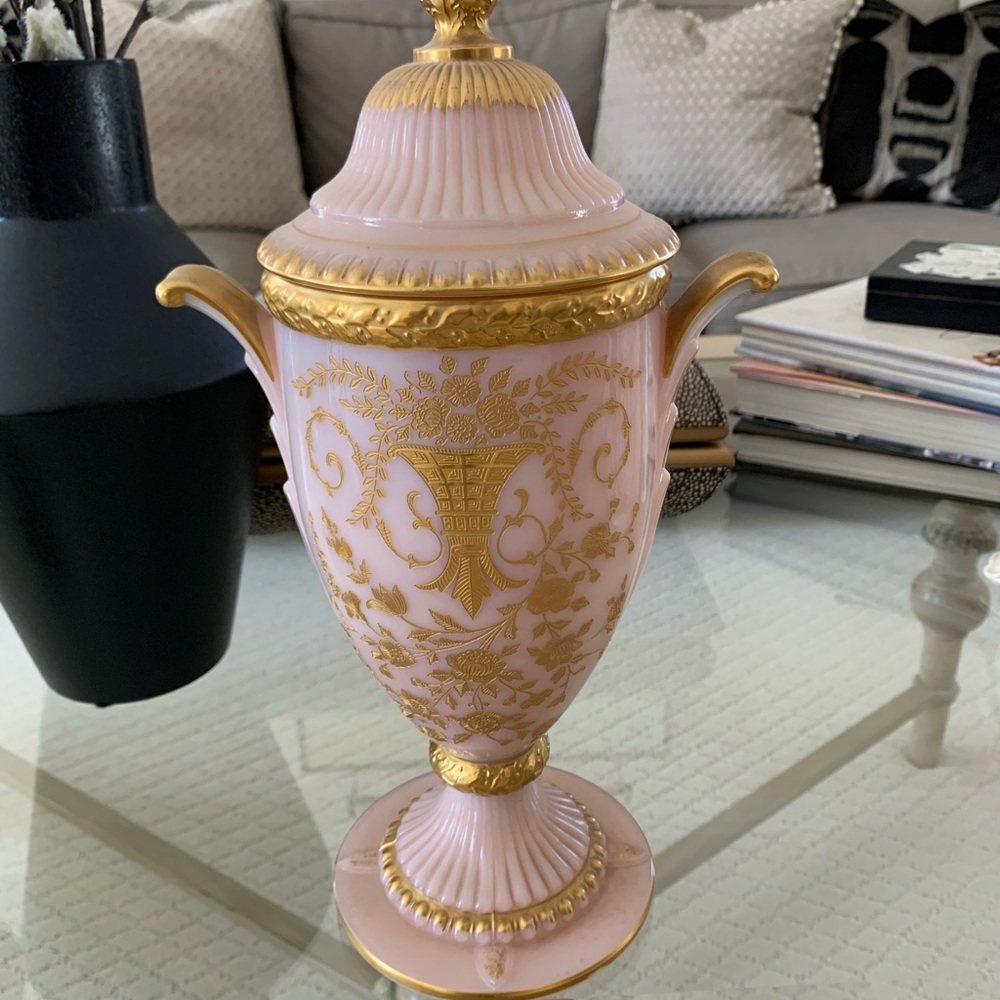 Vintage 1930’s Pink Cambridge Class urn